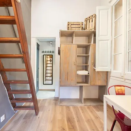 Aqua Apartment By Olala Homes